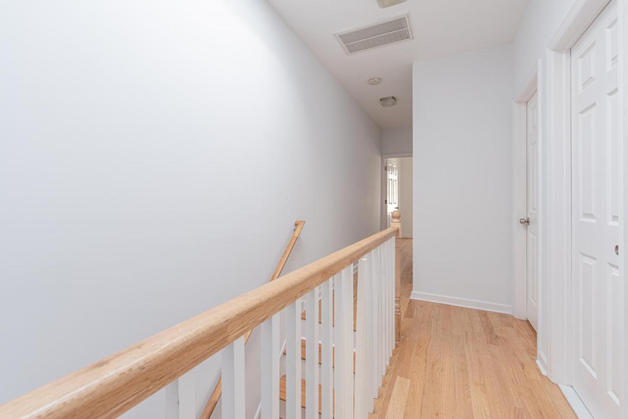 Tranquil Town House With Parking And Laundry - Just 25 Minutes To Time Square! Βίλα Τζέρσεϊ Εξωτερικό φωτογραφία